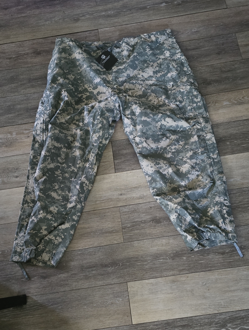 Men's Tactical Cargo Pants in Digital Camo Gray-Green